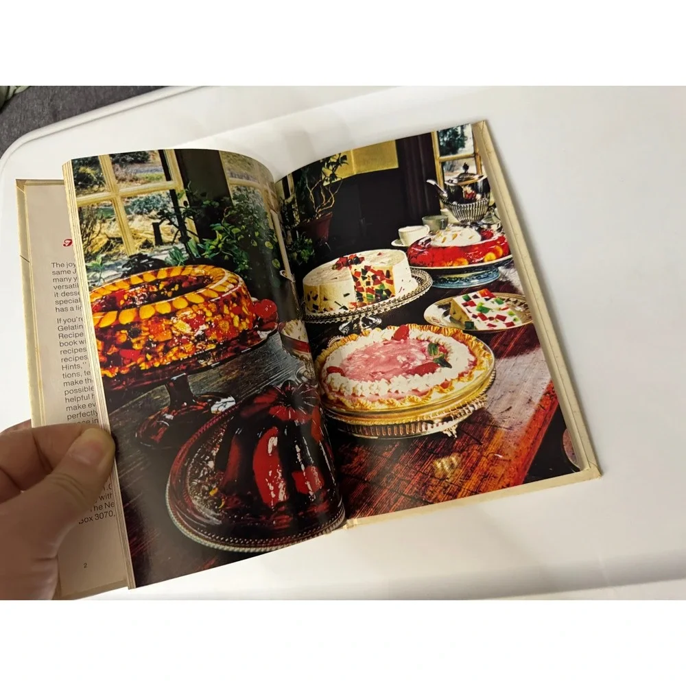 The New‎ Joys of Jell-O Recipe Book 1974 Hardcover General Foods Vintage